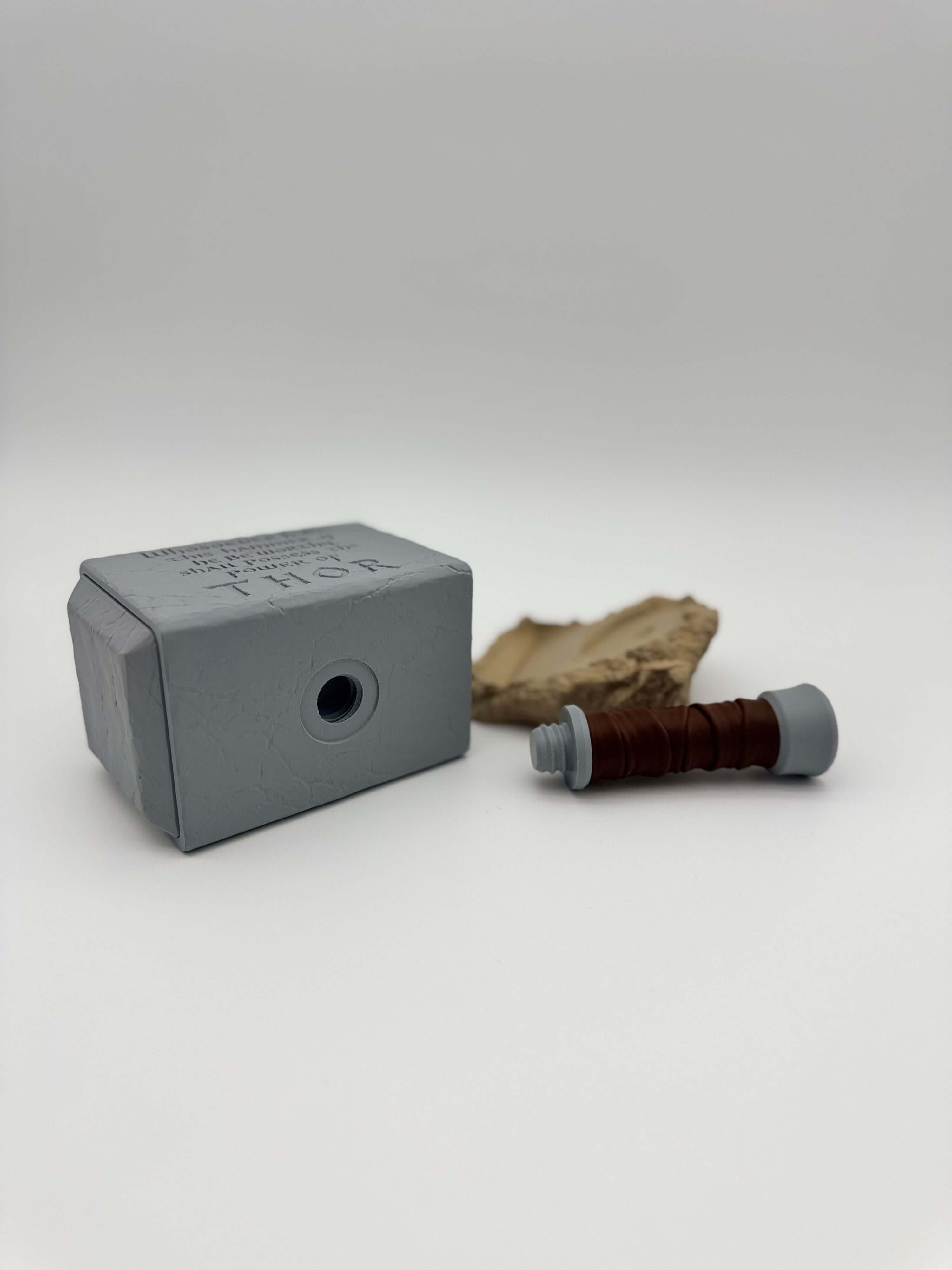 Thor's Hammer MTG Commander Deck Box | Marvel TCG Magic The Gathering Card Holder